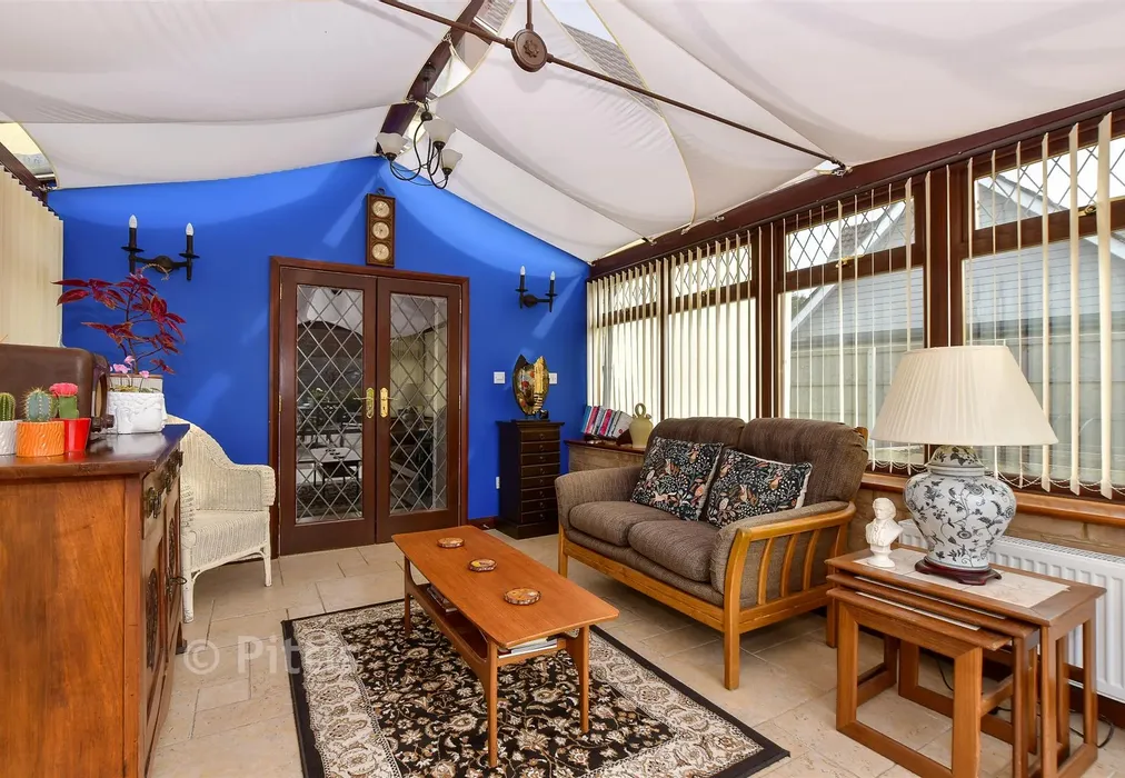 Conservatory - Warlands Lane, Shalfleet, Newport, Isle of Wight - Wards of Kent