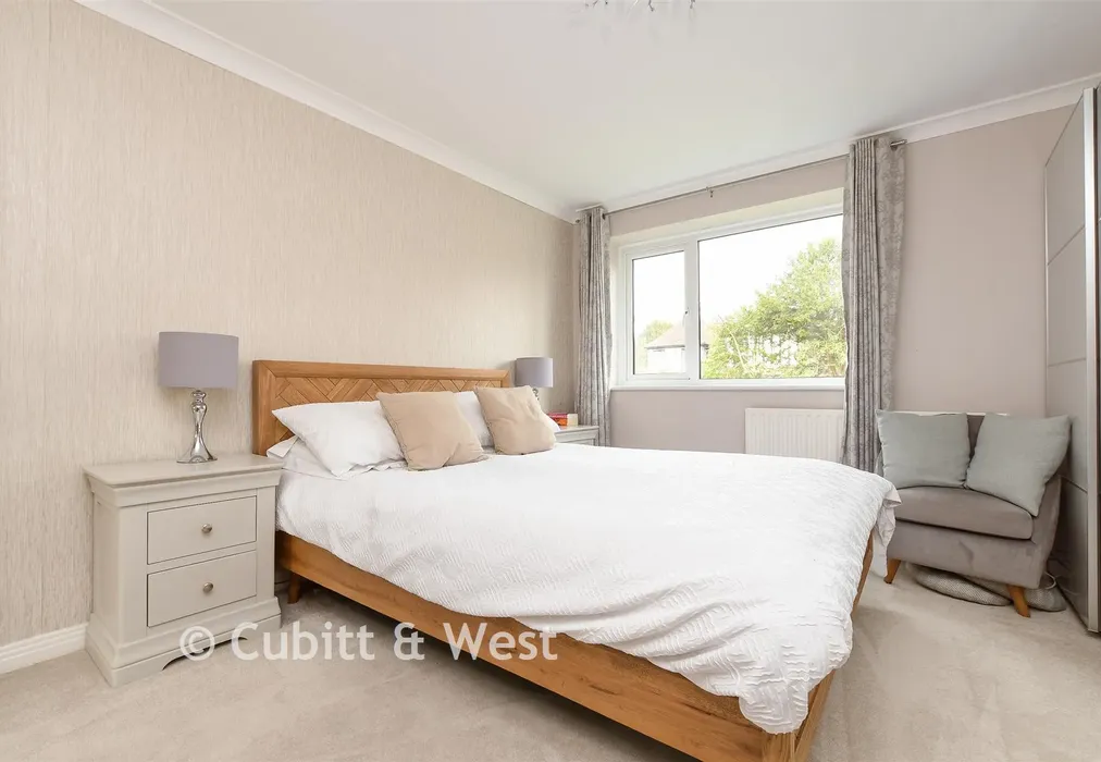 Bedroom 1 - Ridgeway Road, Redhill, Surrey - Wards of Kent