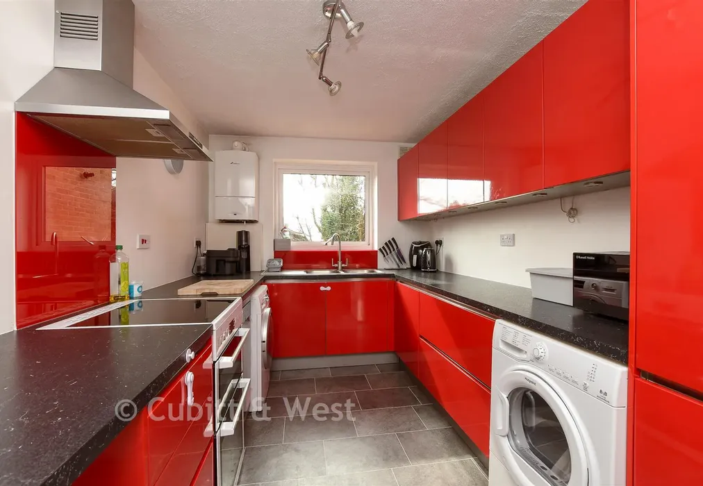 Kitchen - Ridgeway Road, Redhill, Surrey - Wards of Kent
