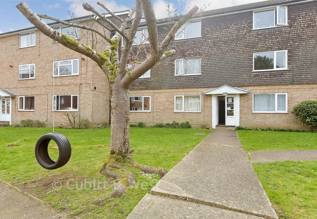 Communal Gardens - Ridgeway Road, Redhill, Surrey - Wards of Kent