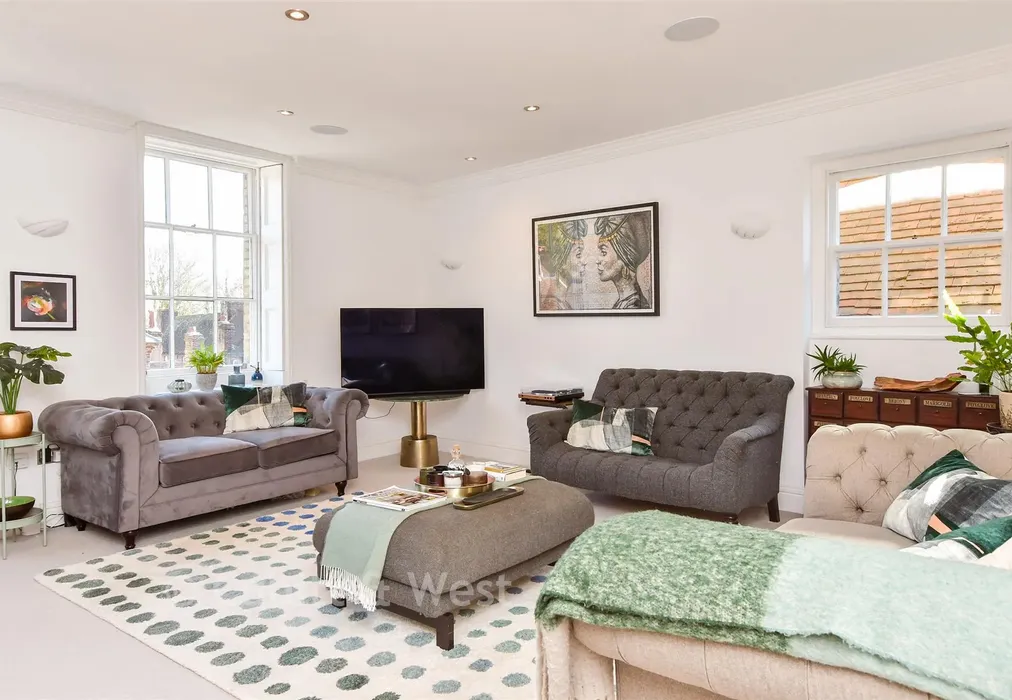 Kitchen/ Living Room - High Street, Arundel, West Sussex - Wards of Kent