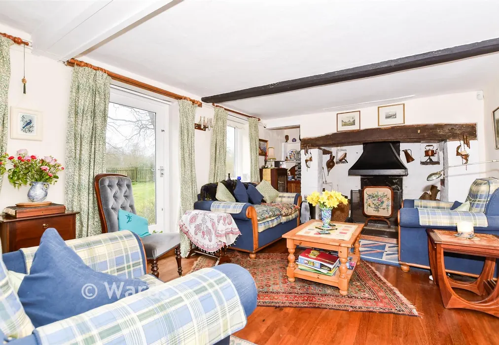 Lounge - Seven Mile Lane, Mereworth, Maidstone, Kent - Wards of Kent