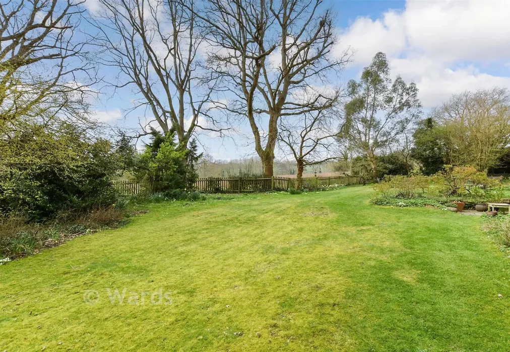 Rear Garden - Seven Mile Lane, Mereworth, Maidstone, Kent - Wards of Kent