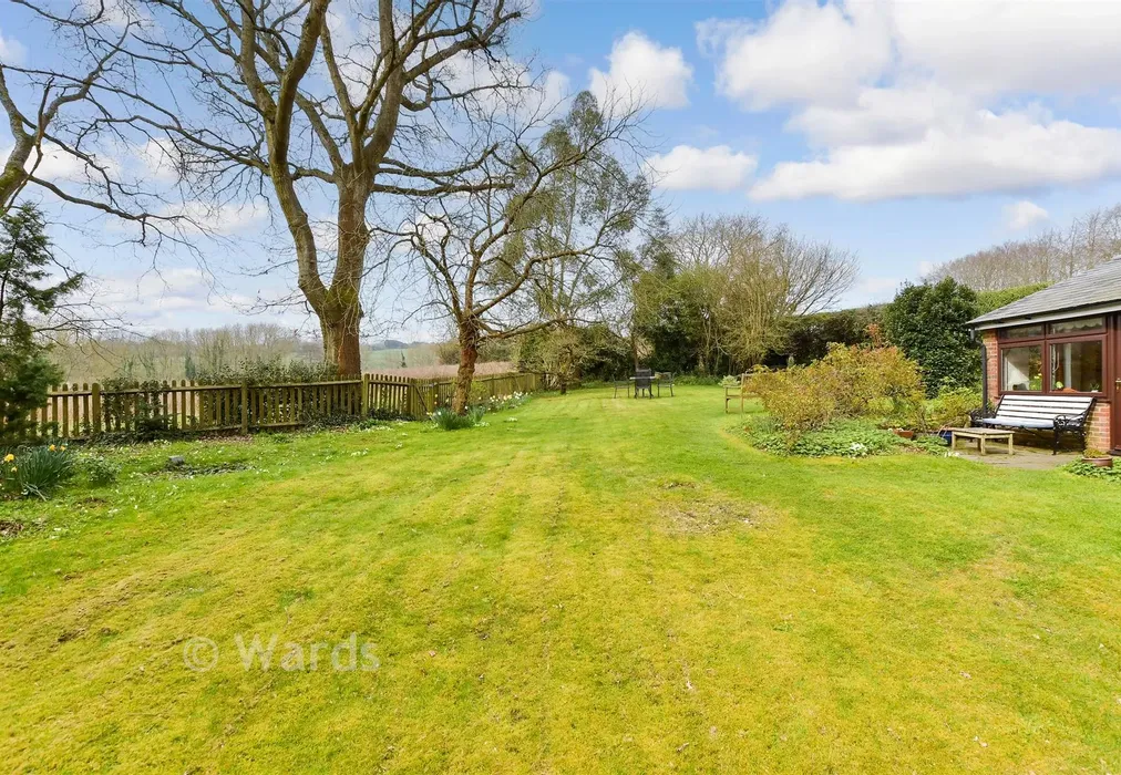 Rear Garden - Seven Mile Lane, Mereworth, Maidstone, Kent - Wards of Kent