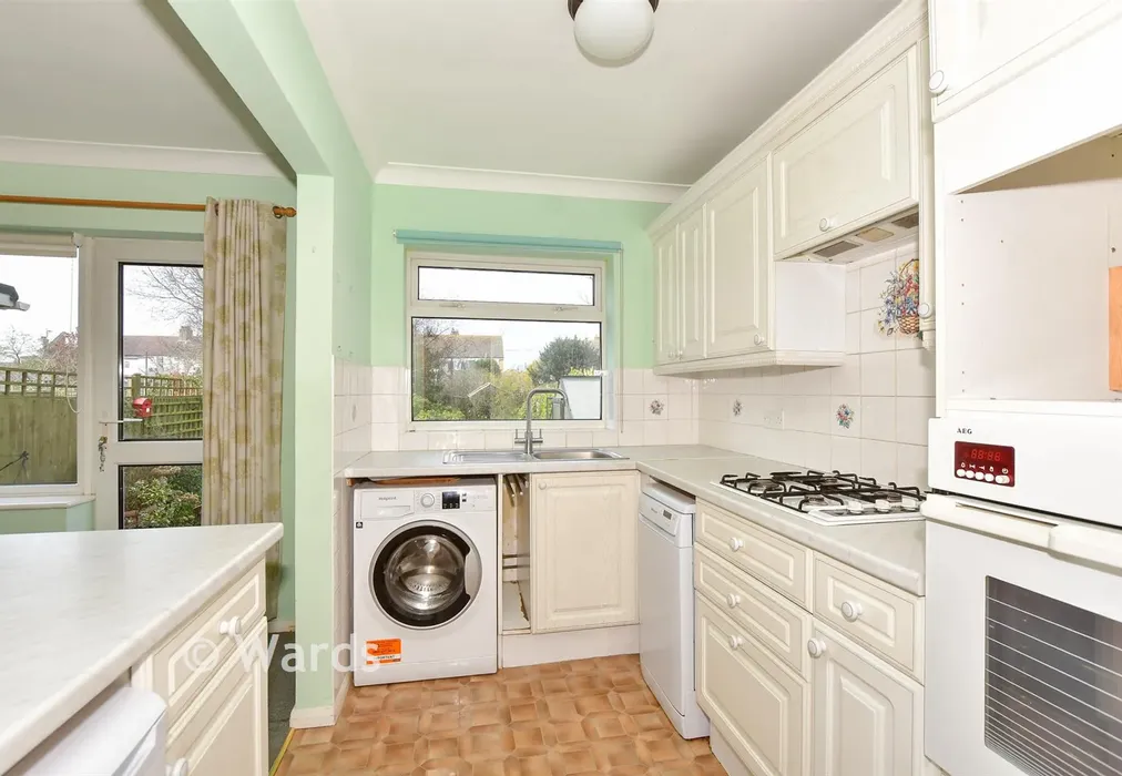 Kitchen - Robin Hood Lane, Lydd, Romney Marsh, Kent - Wards of Kent