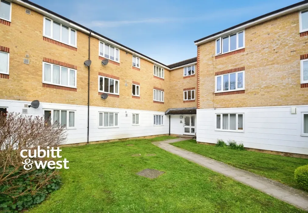 e5a2dcad-DSC_5641 - Chipstead Close Sutton SM2 - Wards of Kent