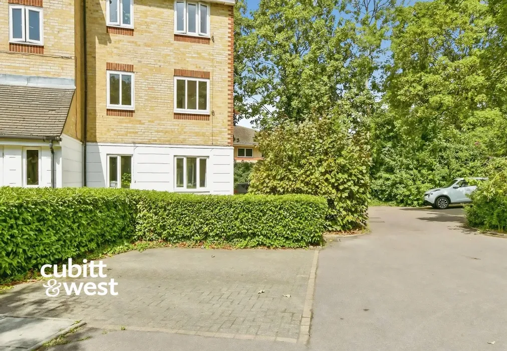 7696e560-1 - Chipstead Close Sutton SM2 - Wards of Kent