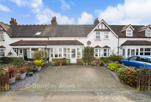 Haigville Gardens, Ilford, Essex - Wards of Kent