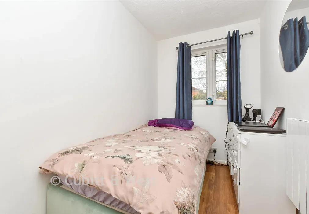 Bedroom 2 - Autumn Drive, Belmont Heights, Sutton, Surrey - Wards of Kent