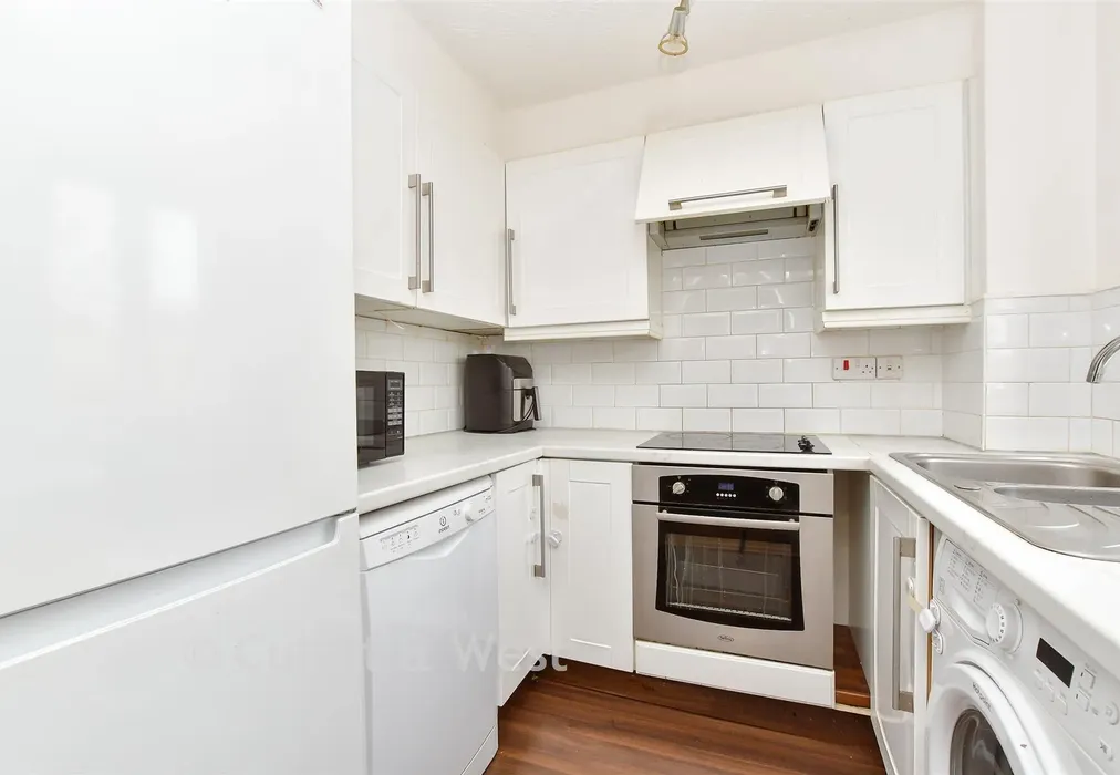 Kitchen - Autumn Drive, Belmont Heights, Sutton, Surrey - Wards of Kent