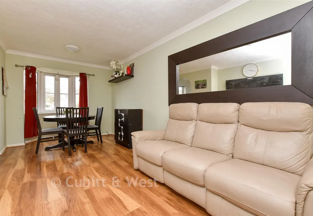 Lounge - Autumn Drive, Belmont Heights, Sutton, Surrey - Wards of Kent
