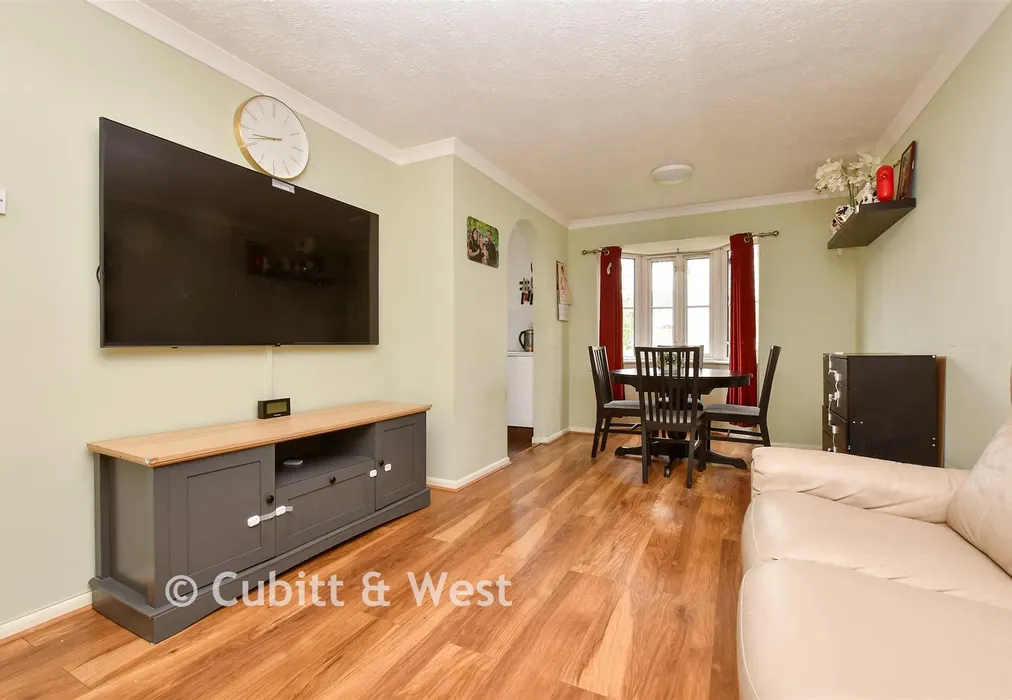 Lounge - Autumn Drive, Belmont Heights, Sutton, Surrey - Wards of Kent