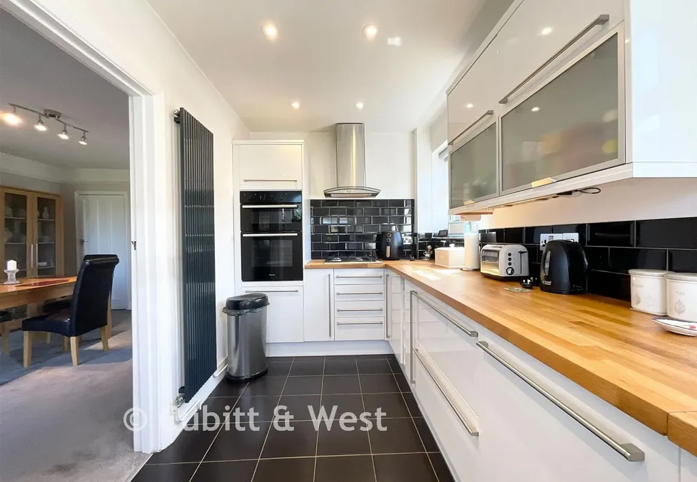 Kitchen - Rose Walk, Goring-By-Sea, Worthing, West Sussex - Wards of Kent