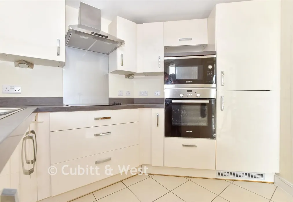 Kitchen - South Parade, Southsea, Hampshire - Wards of Kent