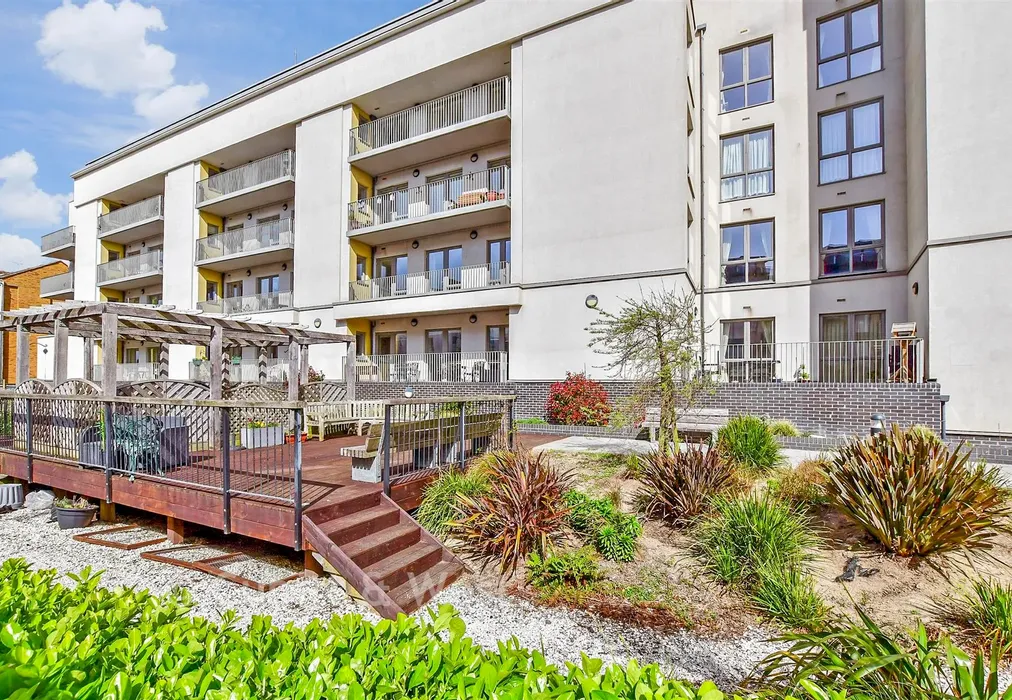 Communal Gardens - South Parade, Southsea, Hampshire - Wards of Kent