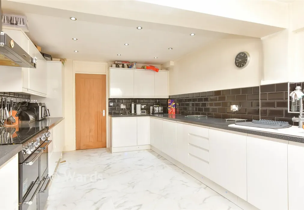 Kitchen 2 - London Road, West Kingsdown, Kent - Wards of Kent