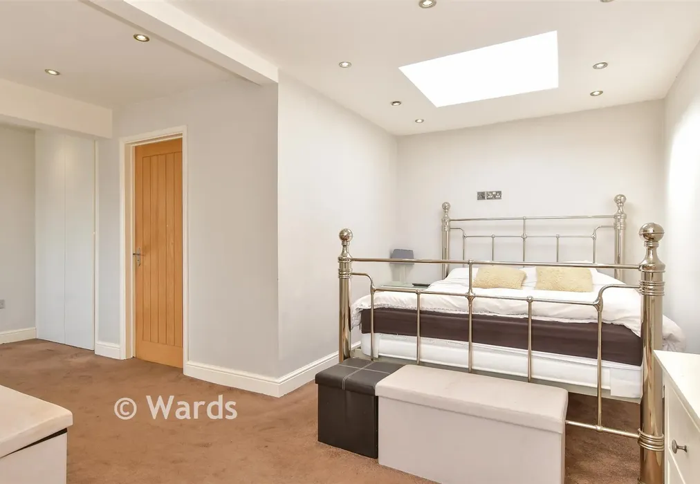 Bedroom 1 - London Road, West Kingsdown, Kent - Wards of Kent