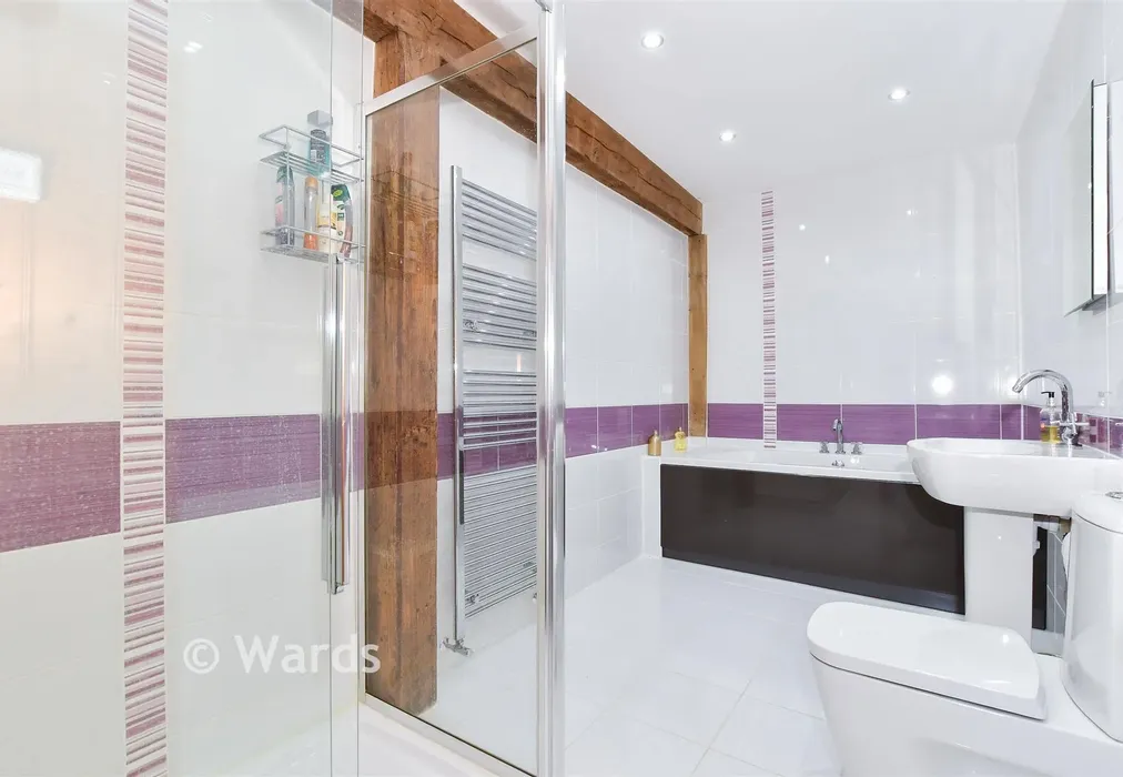 En-Suite Bathroom - Church Lane, West Farleigh, Maidstone, Kent - Wards of Kent