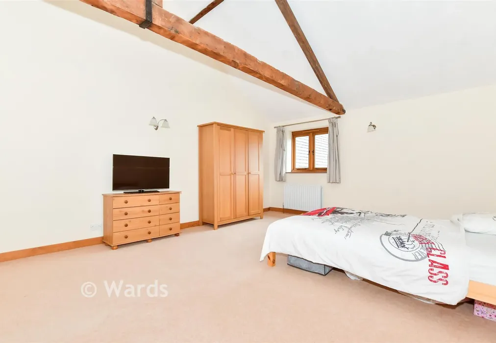 Bedroom 4 - Church Lane, West Farleigh, Maidstone, Kent - Wards of Kent