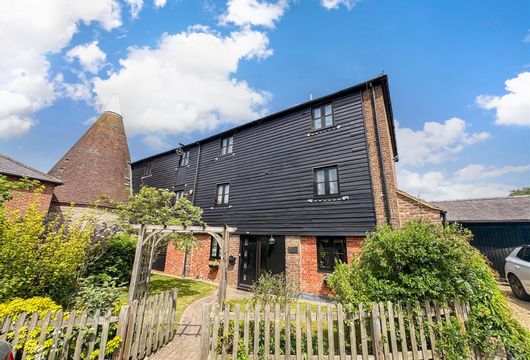 Church Lane, West Farleigh, Maidstone, Kent - Wards of Kent