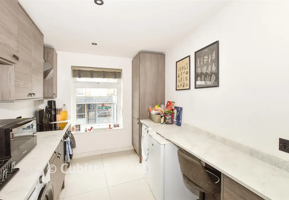 Kitchen - The Broadway, Crowborough, East Sussex - Wards of Kent