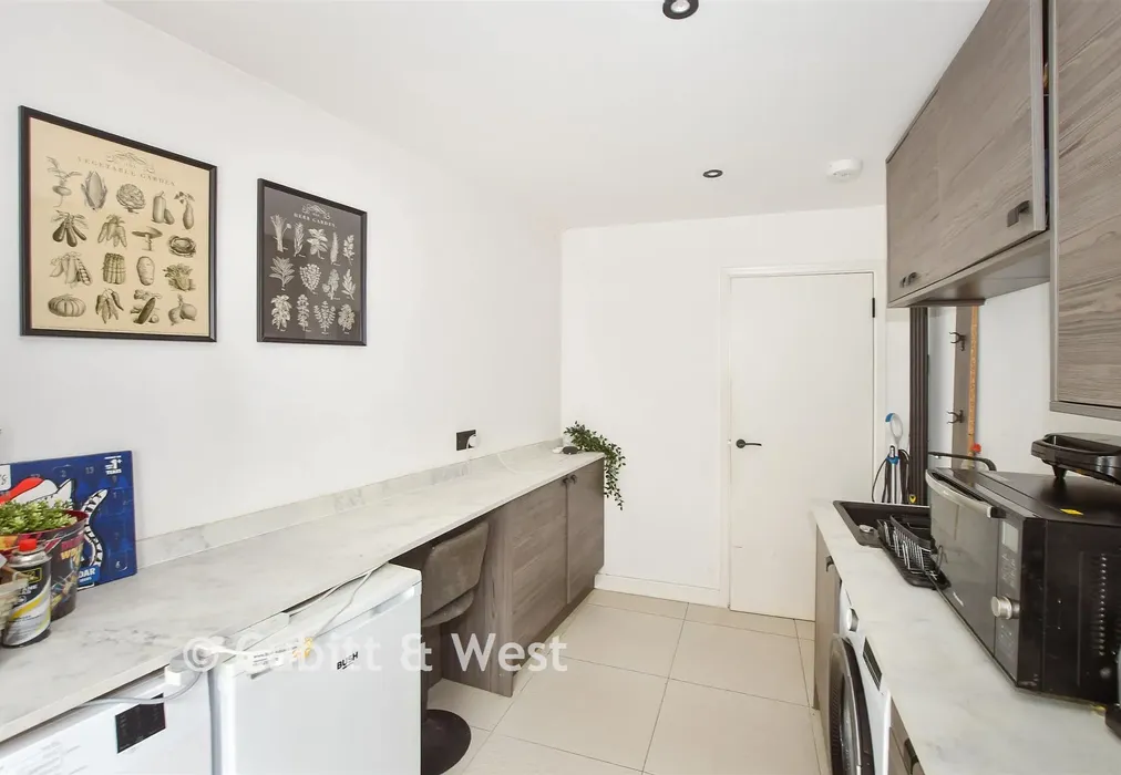 Kitchen - The Broadway, Crowborough, East Sussex - Wards of Kent