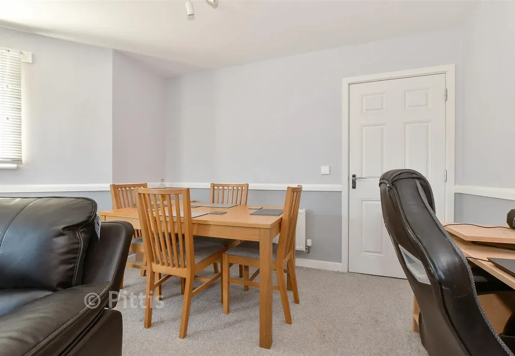 Lounge/Dining Room - Godric Road, Newport, Isle of Wight - Wards of Kent