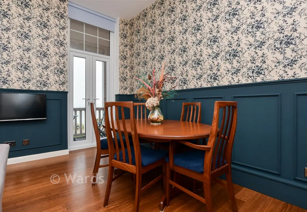 Lounge/Diner - Lewis Crescent, Cliftonville, Margate, Kent - Wards of Kent
