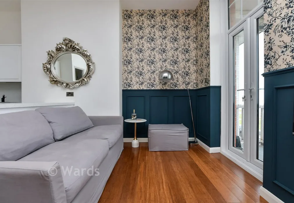 Lounge/Diner - Lewis Crescent, Cliftonville, Margate, Kent - Wards of Kent