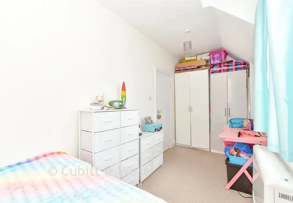 Bedroom 1 - Victoria Drive, Bognor Regis, West Sussex - Wards of Kent