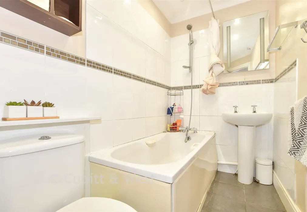 Bathroom - Crowborough Hill, Crowborough, East Sussex - Wards of Kent