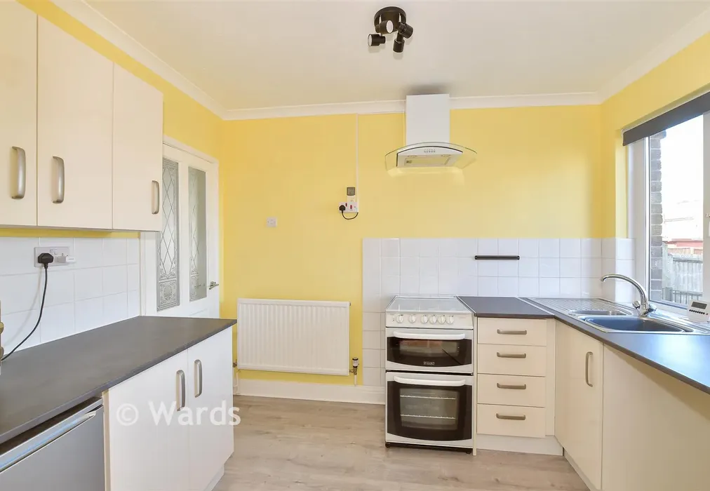 Kitchen - Walmer Road, Whitstable, Kent - Wards of Kent