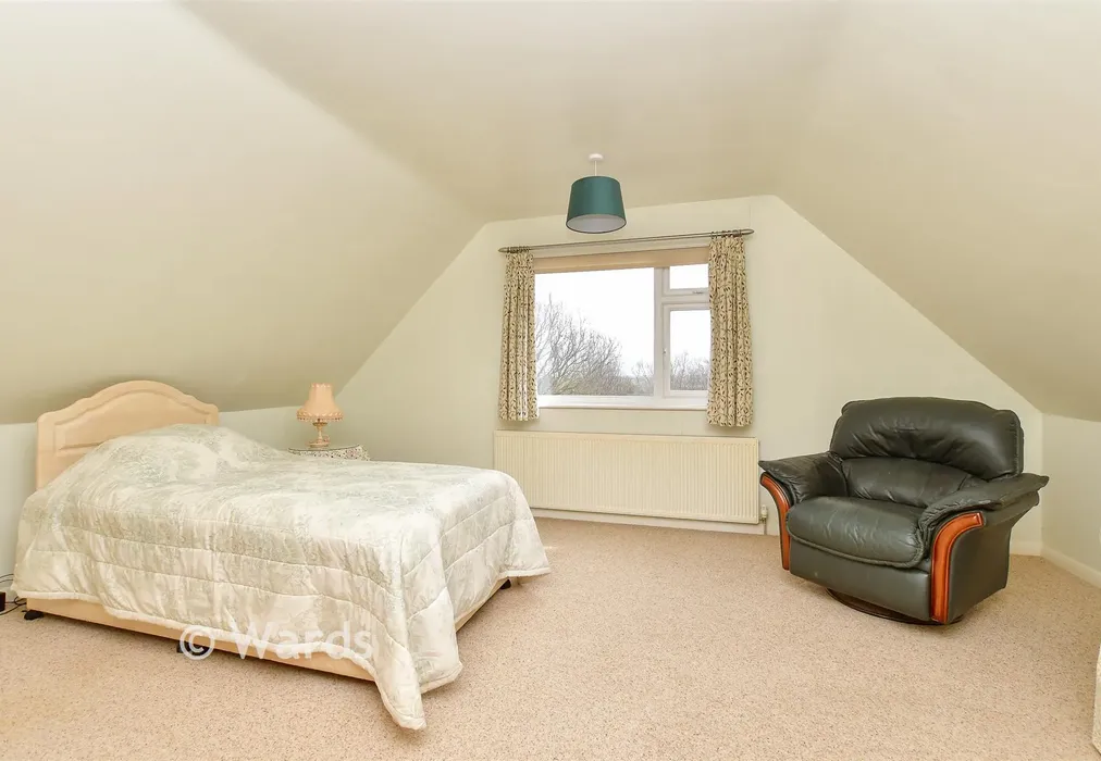 Bedroom 1 - Church Road, Oare, Faversham, Kent - Wards of Kent