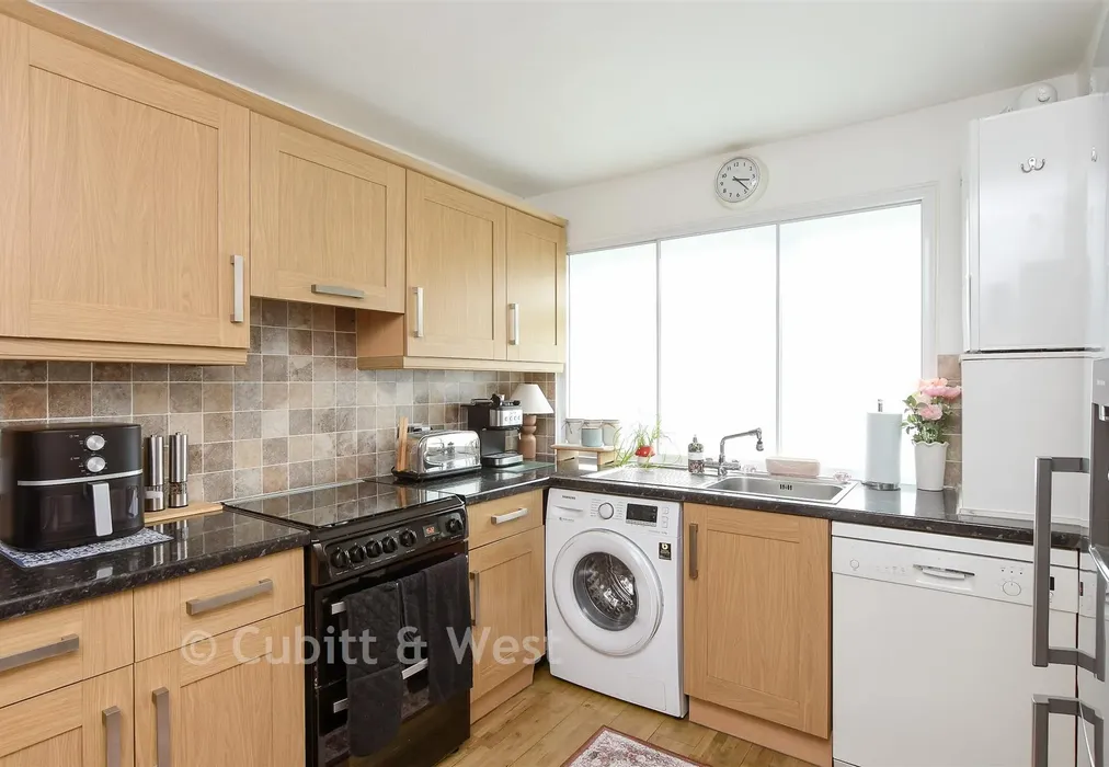 Kitchen - Doods Road, Reigate, Surrey - Wards of Kent