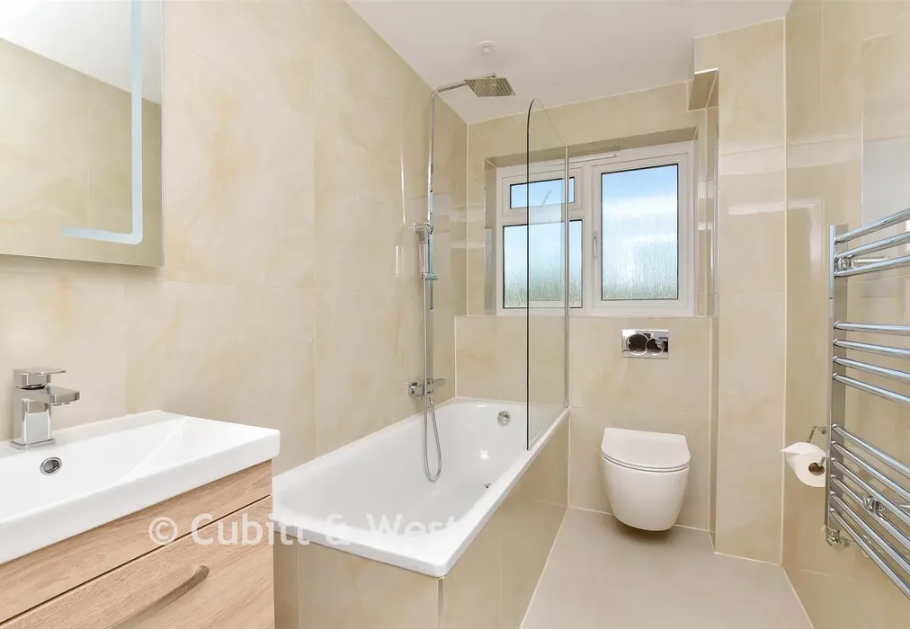 Bathroom - St. James Road, Sutton, Surrey - Wards of Kent