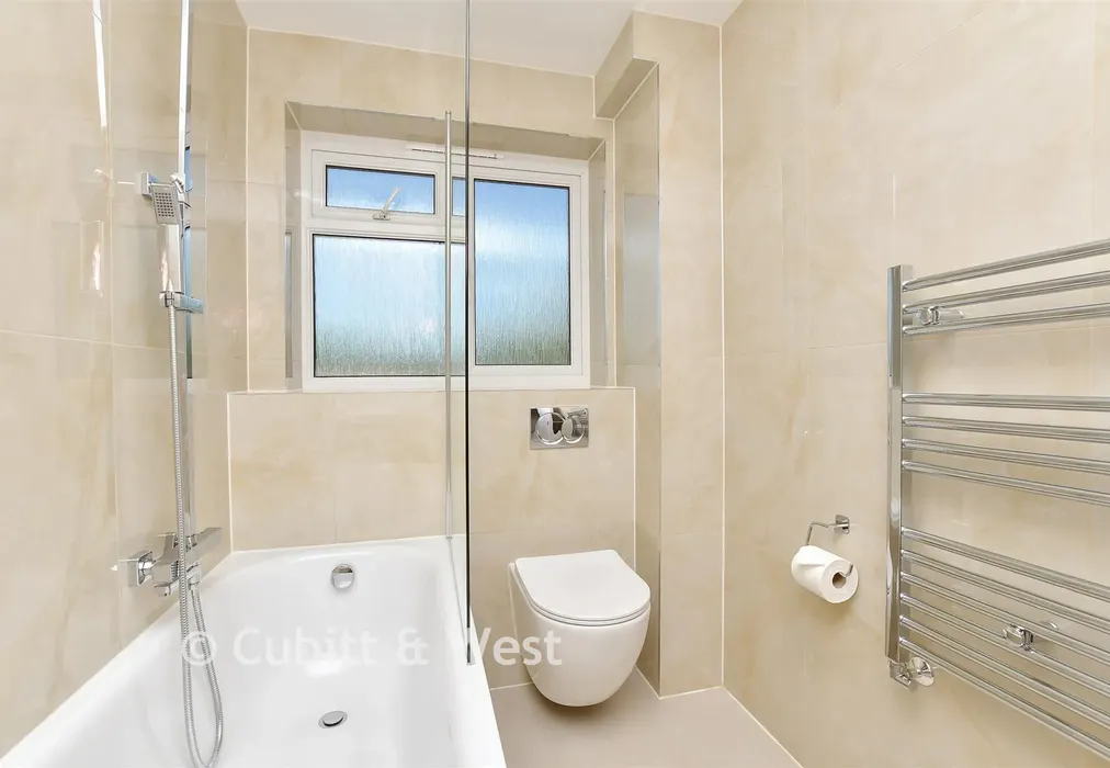 Bathroom - St. James Road, Sutton, Surrey - Wards of Kent