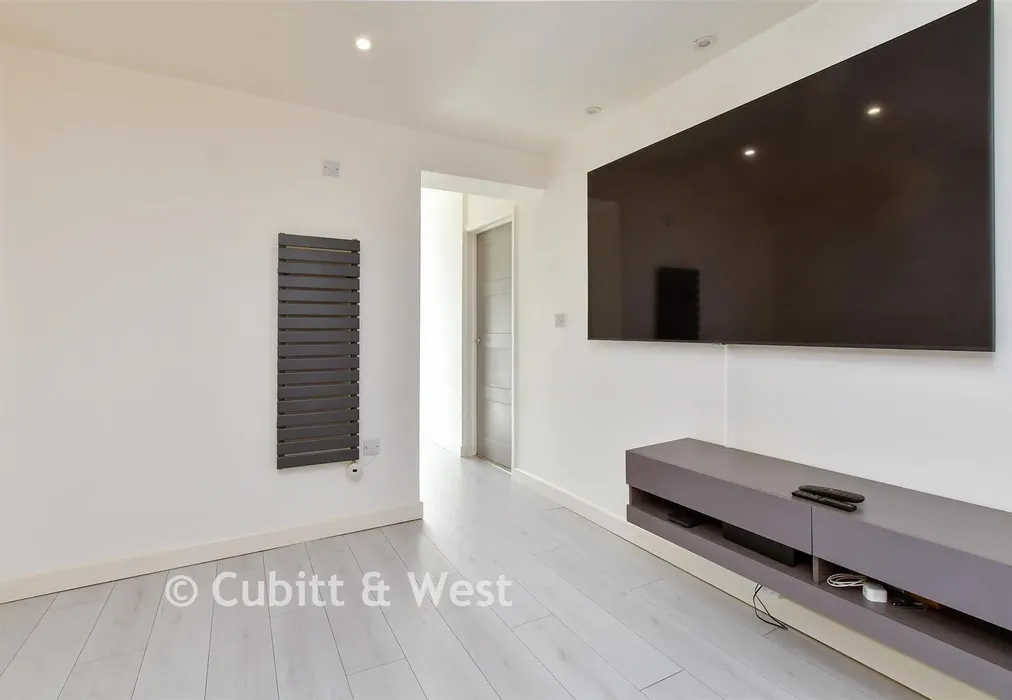 Annexe Lounge - Saffron Close, Shoreham-By-Sea, West Sussex - Wards of Kent