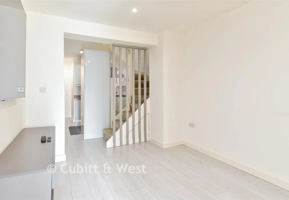 Annexe Lounge - Saffron Close, Shoreham-By-Sea, West Sussex - Wards of Kent