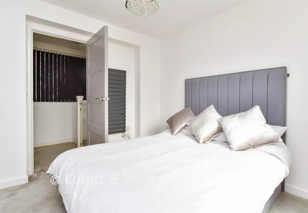Annexe Bedroom 1 - Saffron Close, Shoreham-By-Sea, West Sussex - Wards of Kent