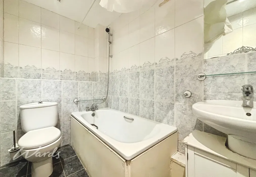 Bathroom - Knights Manor Way Dartford DA1 - Wards of Kent