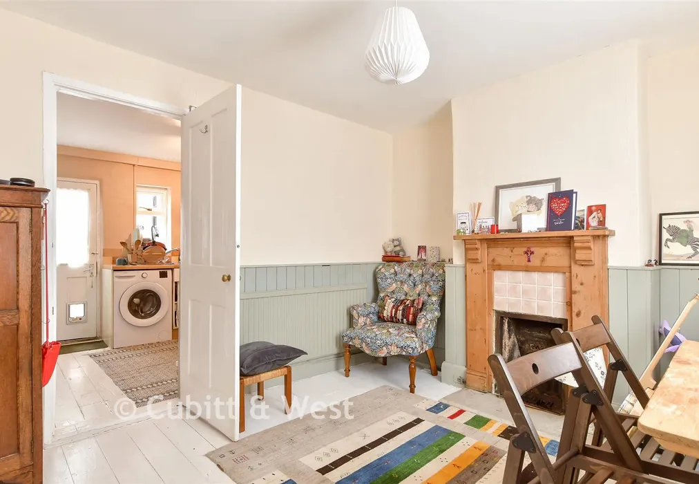 Lounge - New Road, Lewes, East Sussex - Wards of Kent