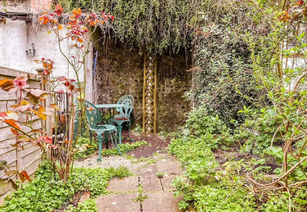 Rear Garden - New Road, Lewes, East Sussex - Wards of Kent