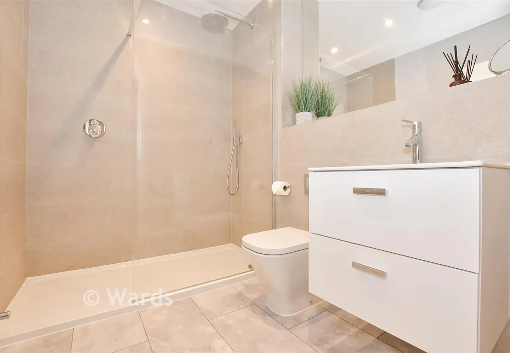 En-Suite Shower Room - Vicarage Fields, Linton, Maidstone, Kent - Wards of Kent