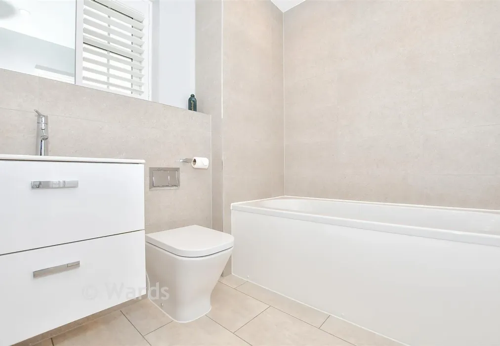 Bathroom - Vicarage Fields, Linton, Maidstone, Kent - Wards of Kent