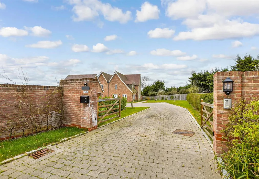External Lifestyle Photograph - Vicarage Fields, Linton, Maidstone, Kent - Wards of Kent