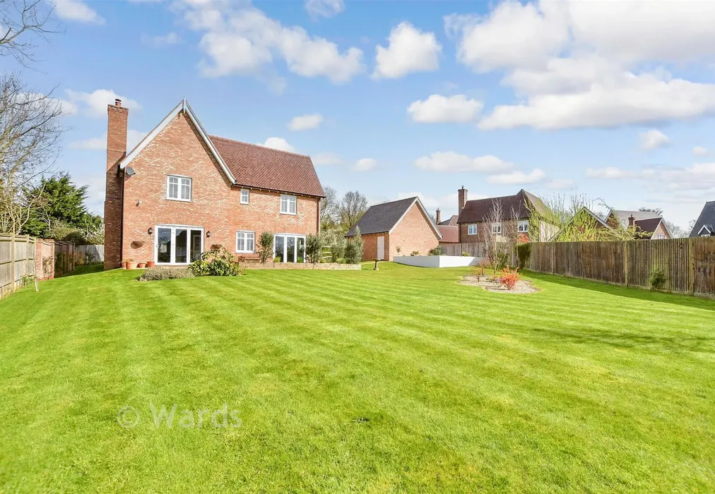 Rear Garden - Vicarage Fields, Linton, Maidstone, Kent - Wards of Kent