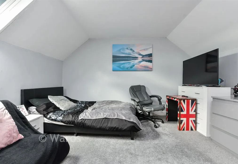 Loft Room - Connaught Road, Margate, Kent - Wards of Kent