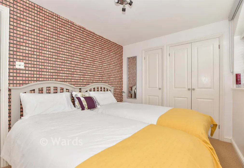 Bedroom - Swan Street, West Malling, Kent - Wards of Kent