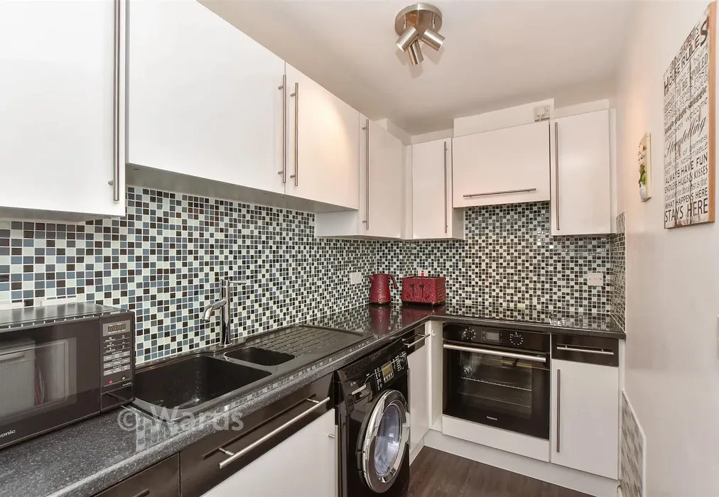 Kitchen - Swan Street, West Malling, Kent - Wards of Kent