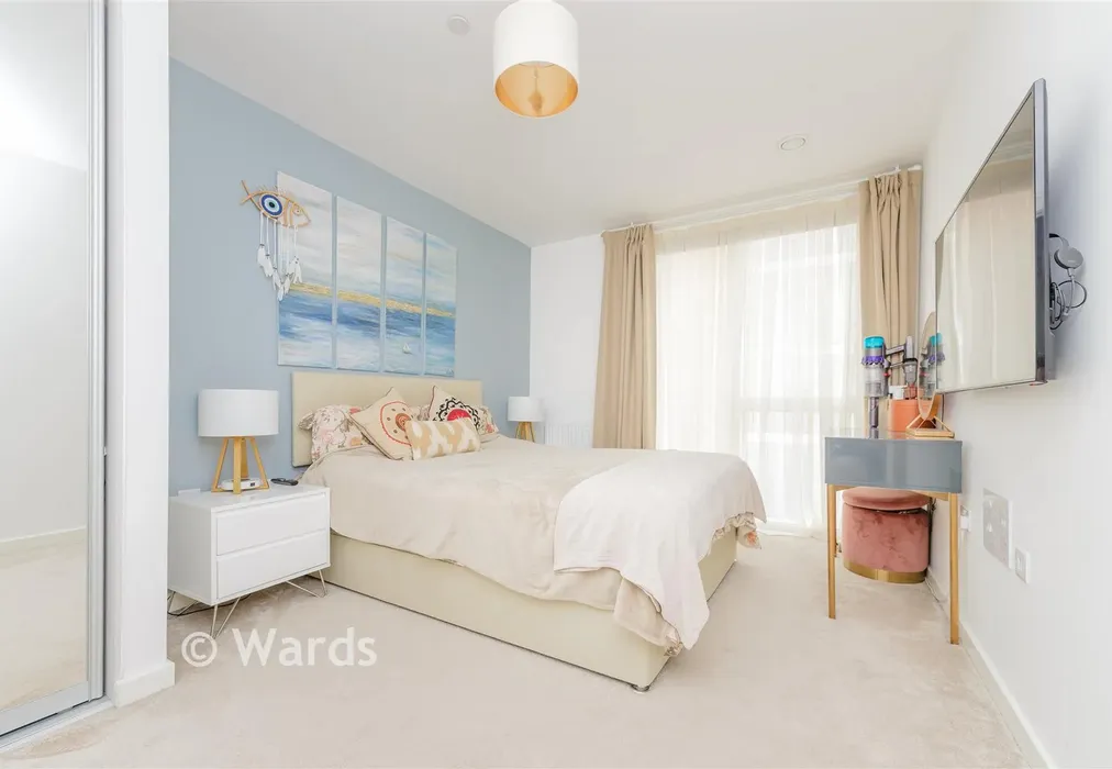 Bedroom 1 - Regal Walk, Bexleyheath, Kent - Wards of Kent